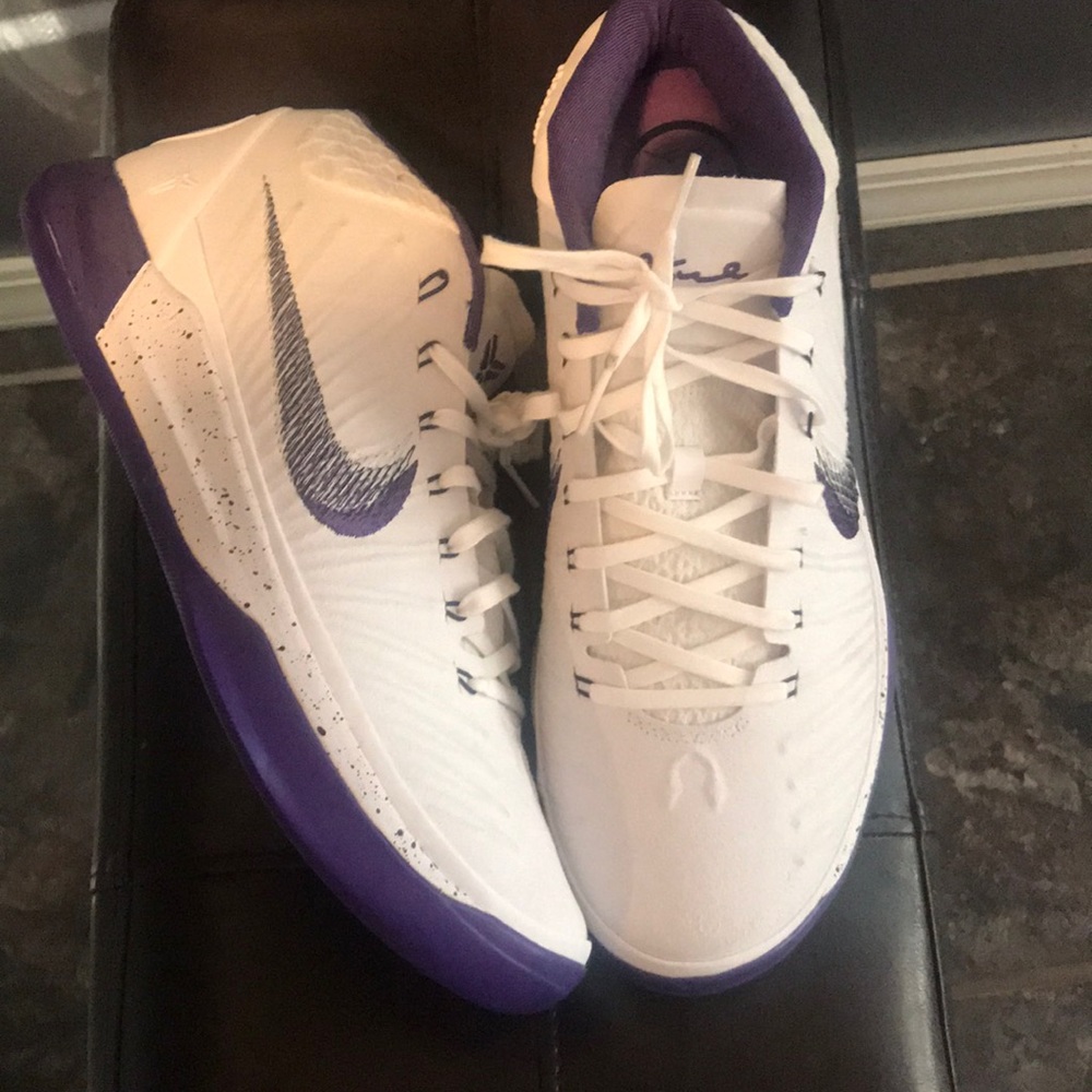 Gym shoes
